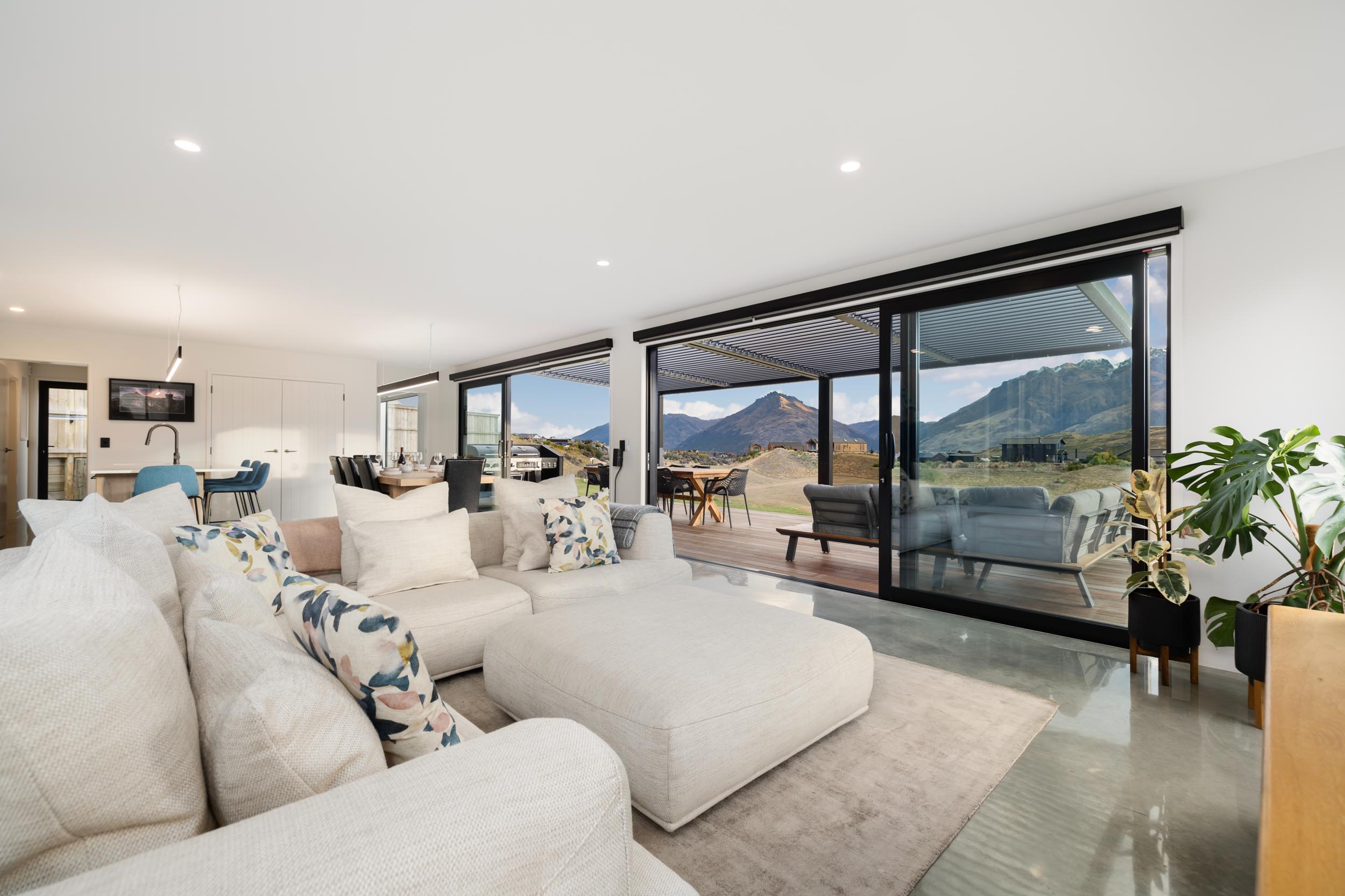 Modern Designed Showhome with Classic Builders