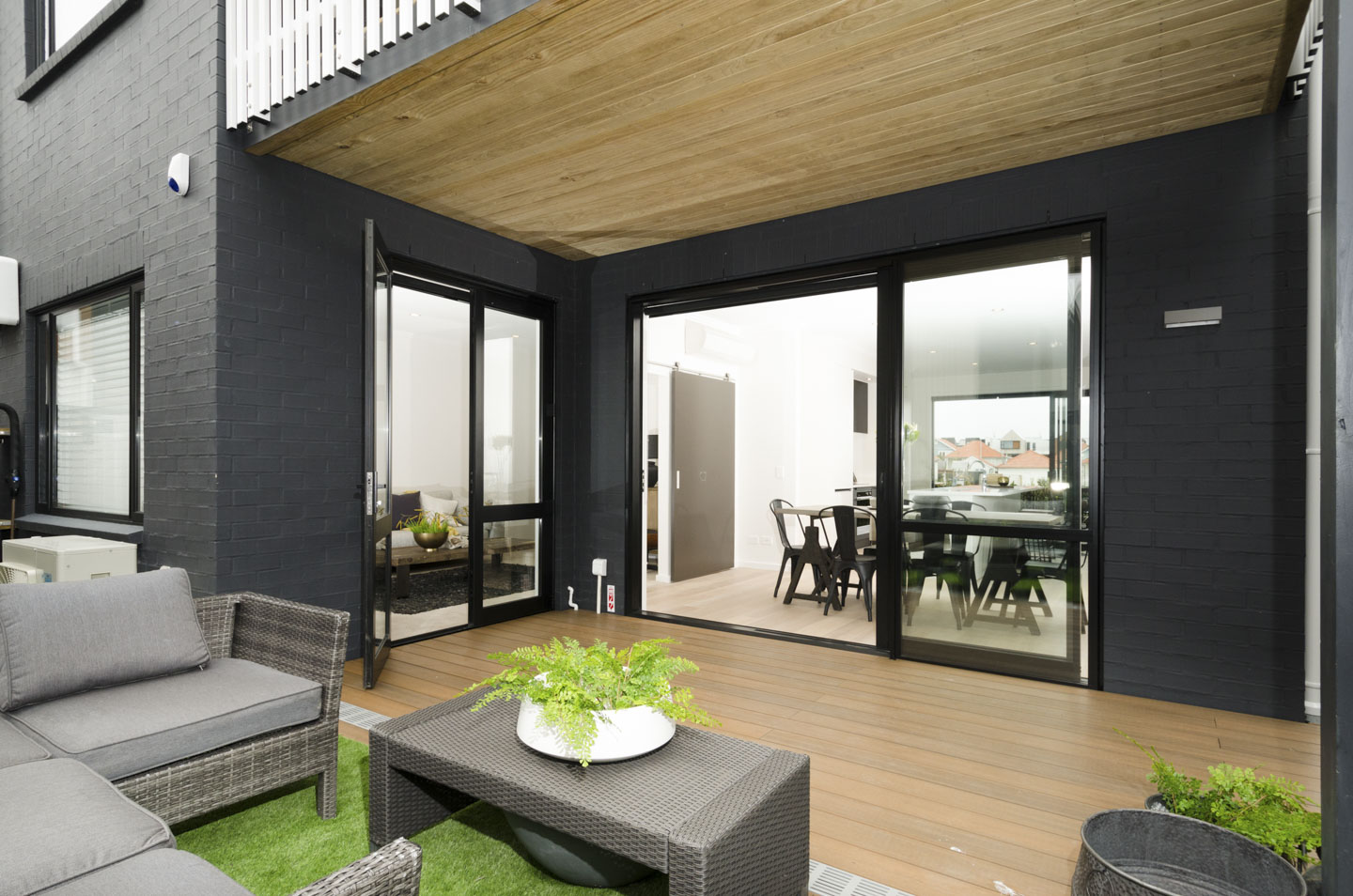 Lot 18 6